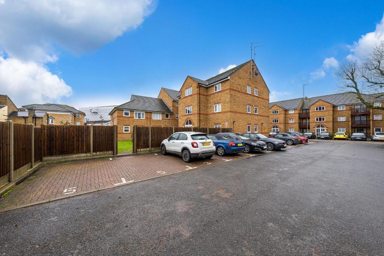 Luxury 2 Bed Apartment Stansted Airport Bishops Stortford Bishop's Stortford Zewnętrze zdjęcie